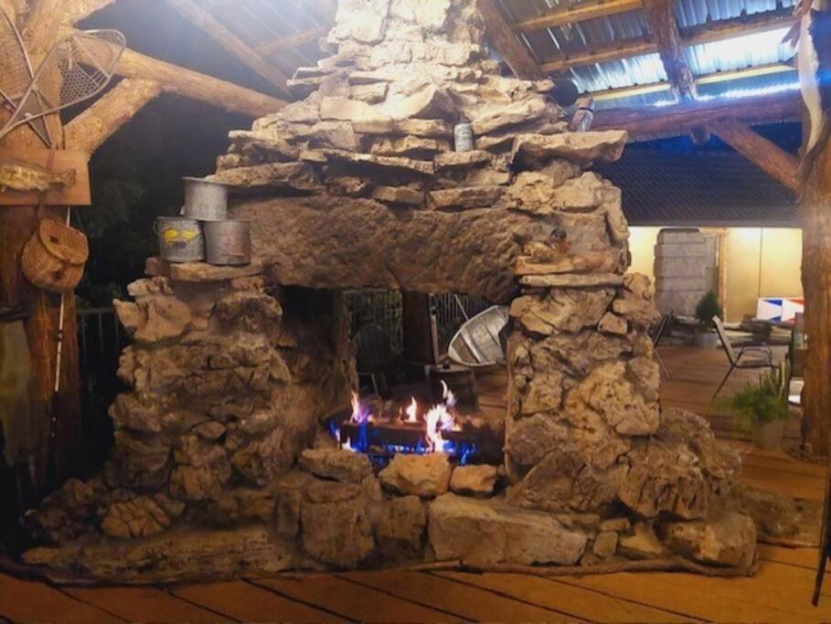 Stonegate Lodge King Bed, Wifi, 50In Tv, Fire Pit, Salt Water Pool Room # 310 Eureka Springs Exterior photo