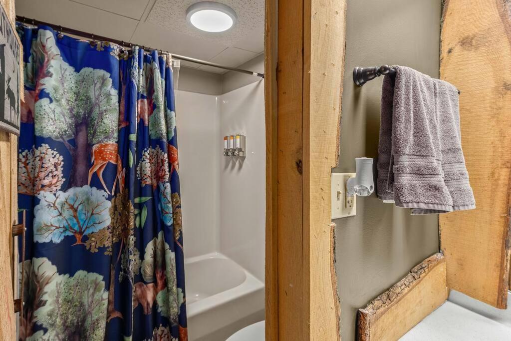 Stonegate Lodge King Bed, Wifi, 50In Tv, Fire Pit, Salt Water Pool Room # 310 Eureka Springs Exterior photo