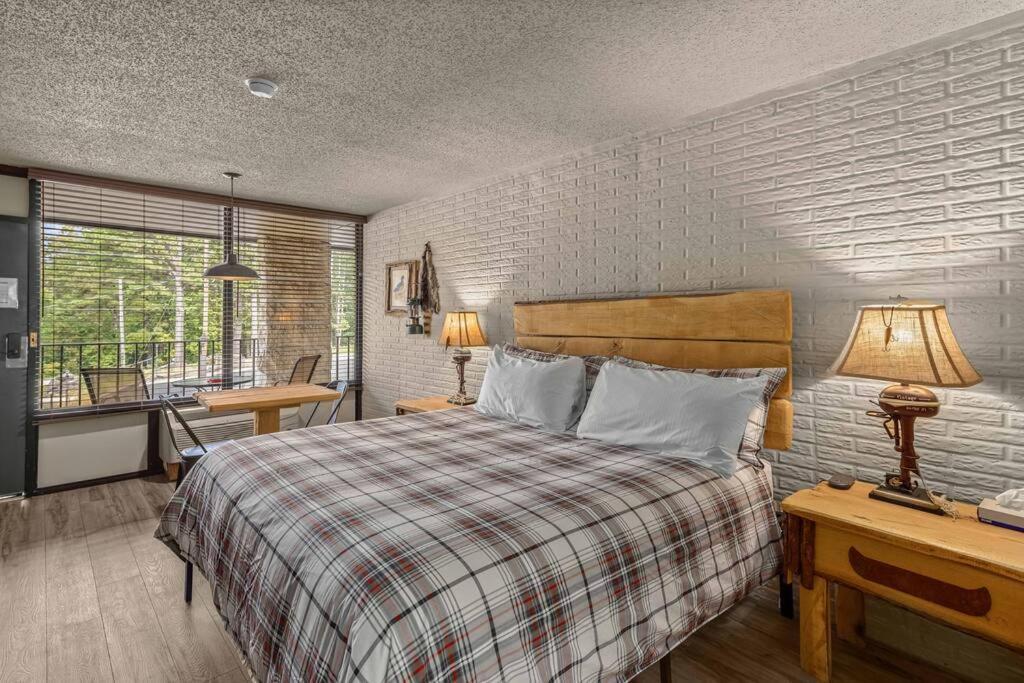 Stonegate Lodge King Bed, Wifi, 50In Tv, Fire Pit, Salt Water Pool Room # 310 Eureka Springs Exterior photo